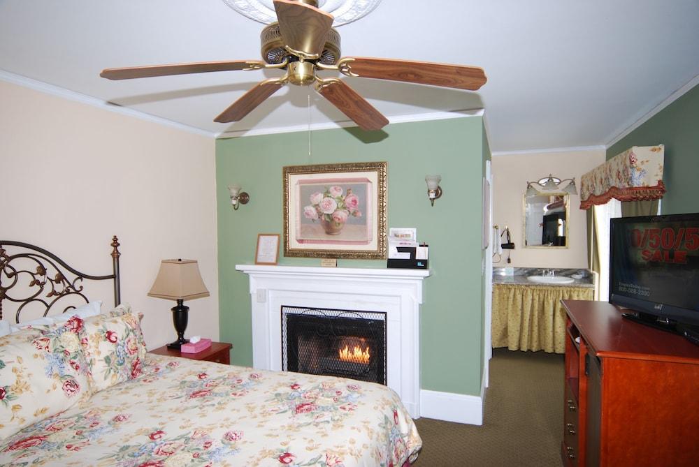 Rose Garden Hotel 3*