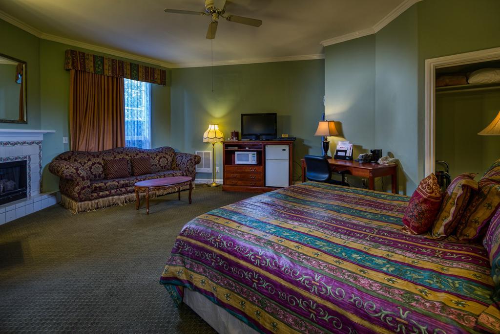 Rose Garden 3* Berkeley
