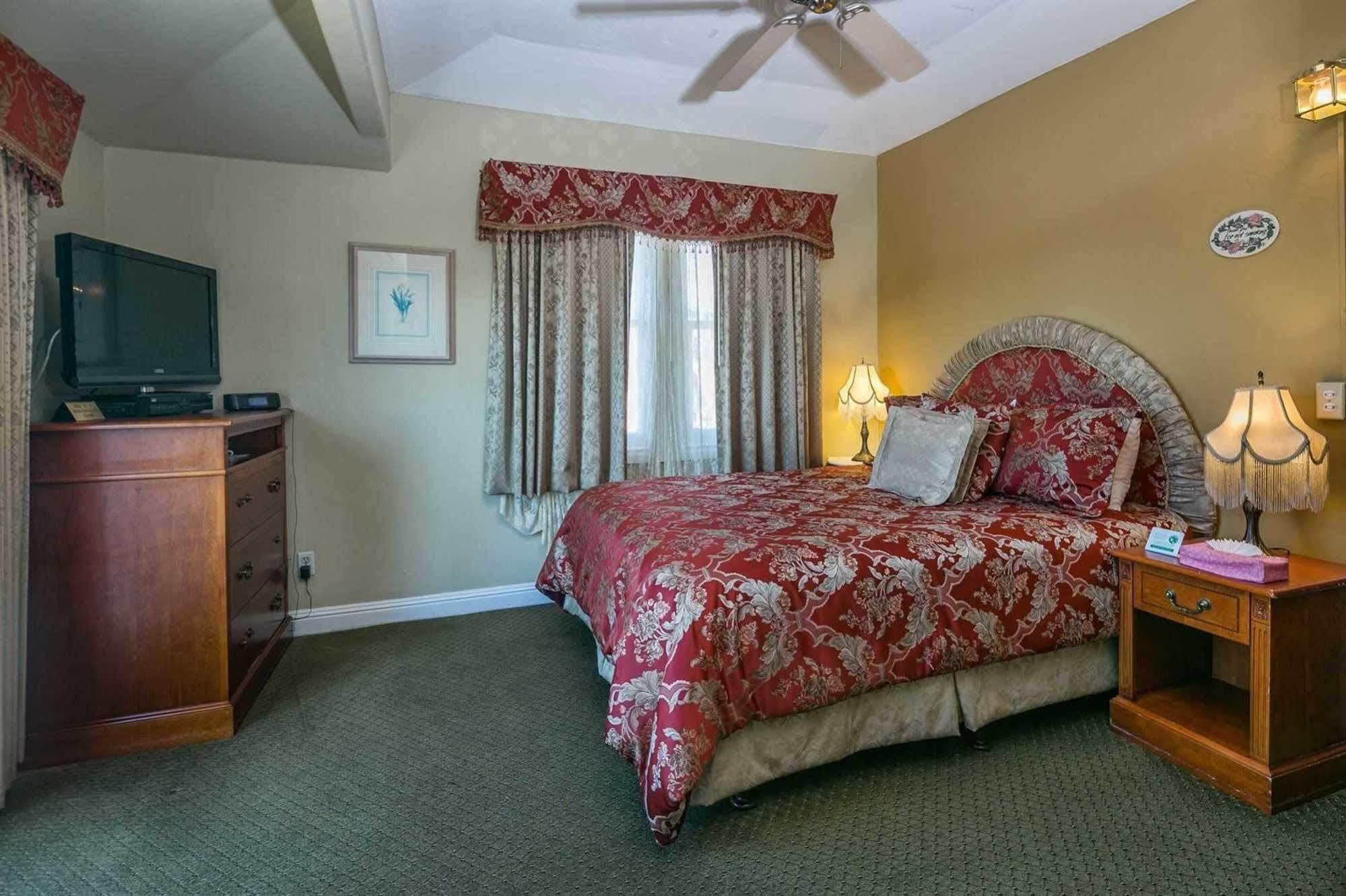 Rose Garden Hotel